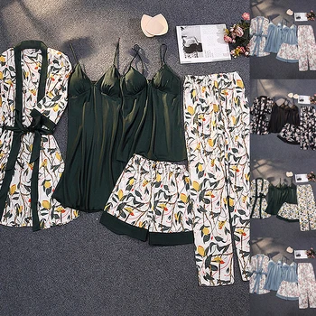 Ir 2021. Pavasara Rudens Sieviešu Zīda Pidžamas Komplekti Ar Krūšu Spilventiņi Ziedu Drukāt Pijama Sleepwear 4 Gabali Spageti Siksnas Satīna Pidžamas