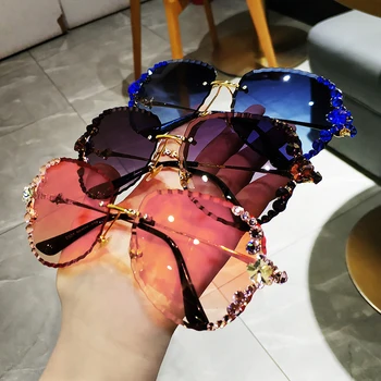 Ir 2021. Vasarā Jaunu Sieviešu Saulesbrilles Modes Rhinestone Saulessargs Spogulis Āra Gradientu, Krāsu Brilles